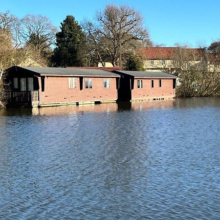 Hickling Broads Lodge Houseboat Stalham Ngoại thất bức ảnh