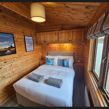 Hickling Broads Lodge Houseboat Stalham Ngoại thất bức ảnh