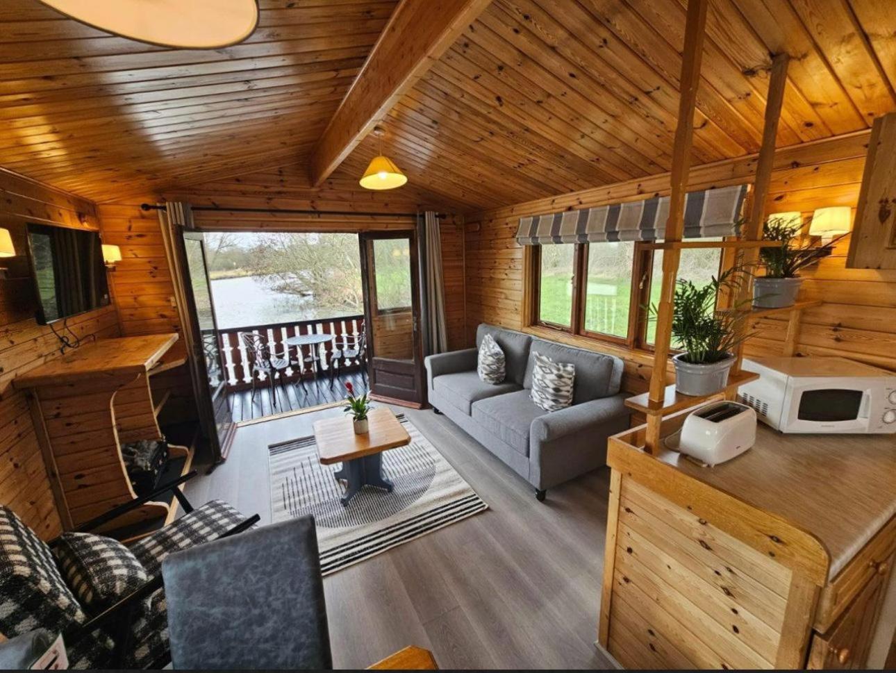 Hickling Broads Lodge Houseboat Stalham Ngoại thất bức ảnh