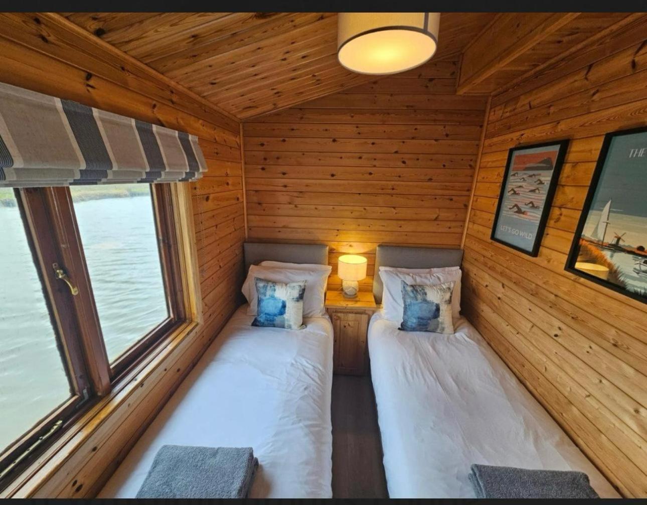 Hickling Broads Lodge Houseboat Stalham Ngoại thất bức ảnh